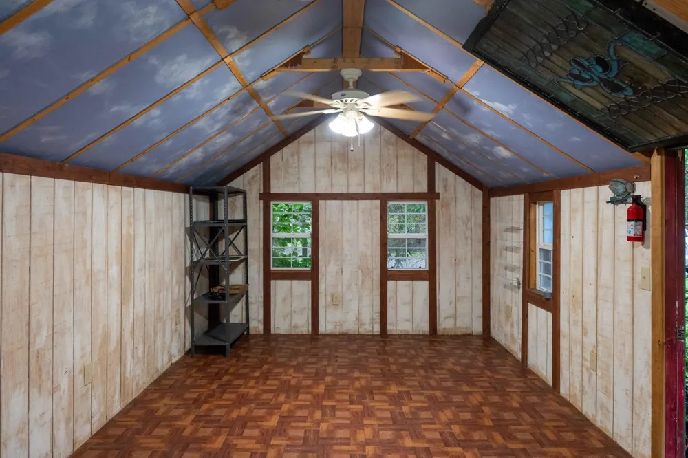 4315 Hipps Hollow Road Eau Claire, MI 49111