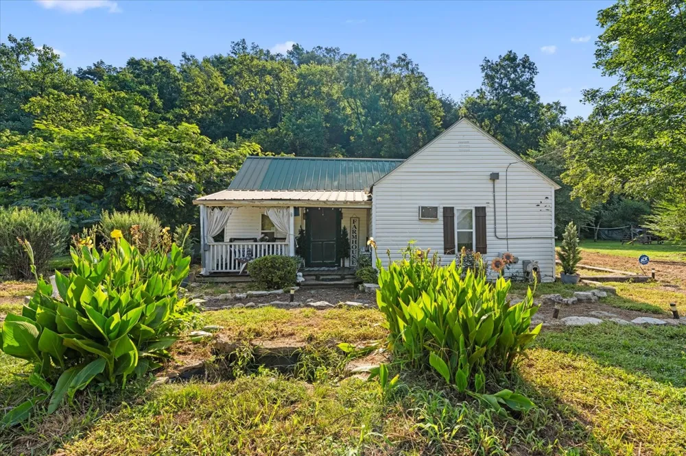 5360 Pond Creek Rd Pegram, TN 37143