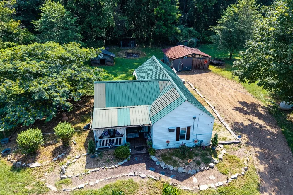 5360 Pond Creek Rd Pegram, TN 37143