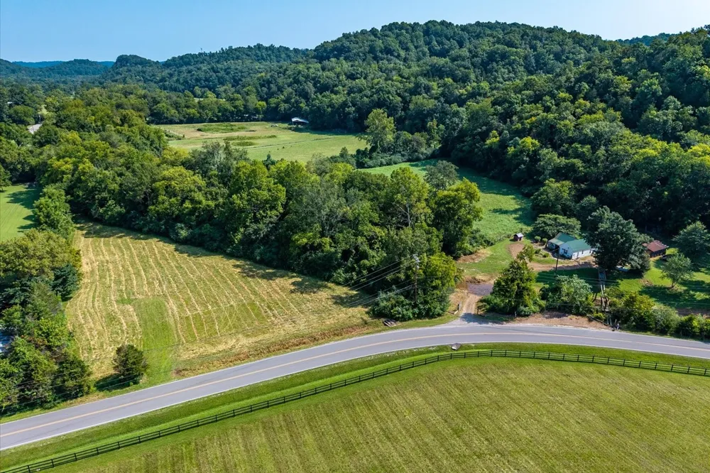 5360 Pond Creek Rd Pegram, TN 37143