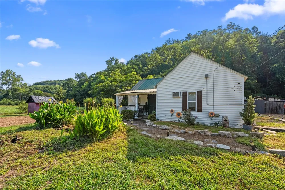 5360 Pond Creek Rd Pegram, TN 37143