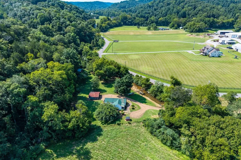 5360 Pond Creek Rd Pegram, TN 37143