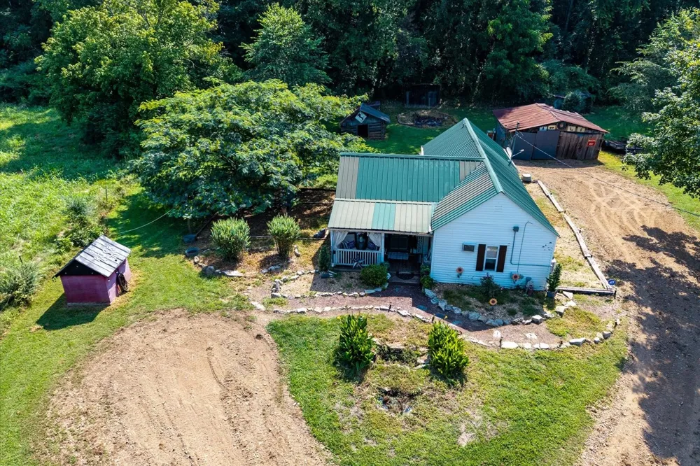 5360 Pond Creek Rd Pegram, TN 37143