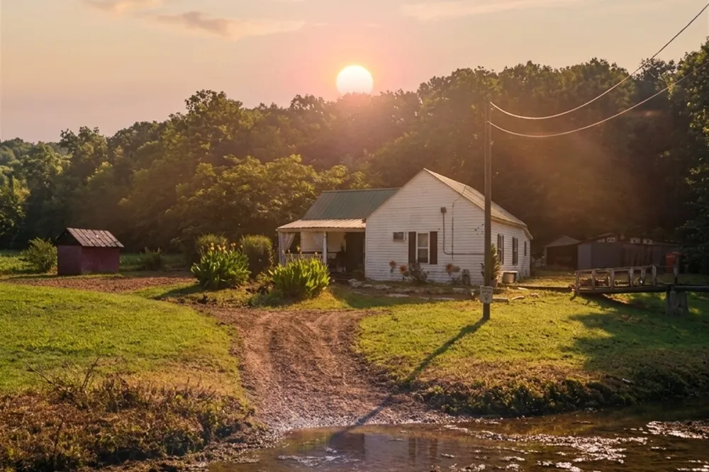 5360 Pond Creek Rd Pegram, TN 37143