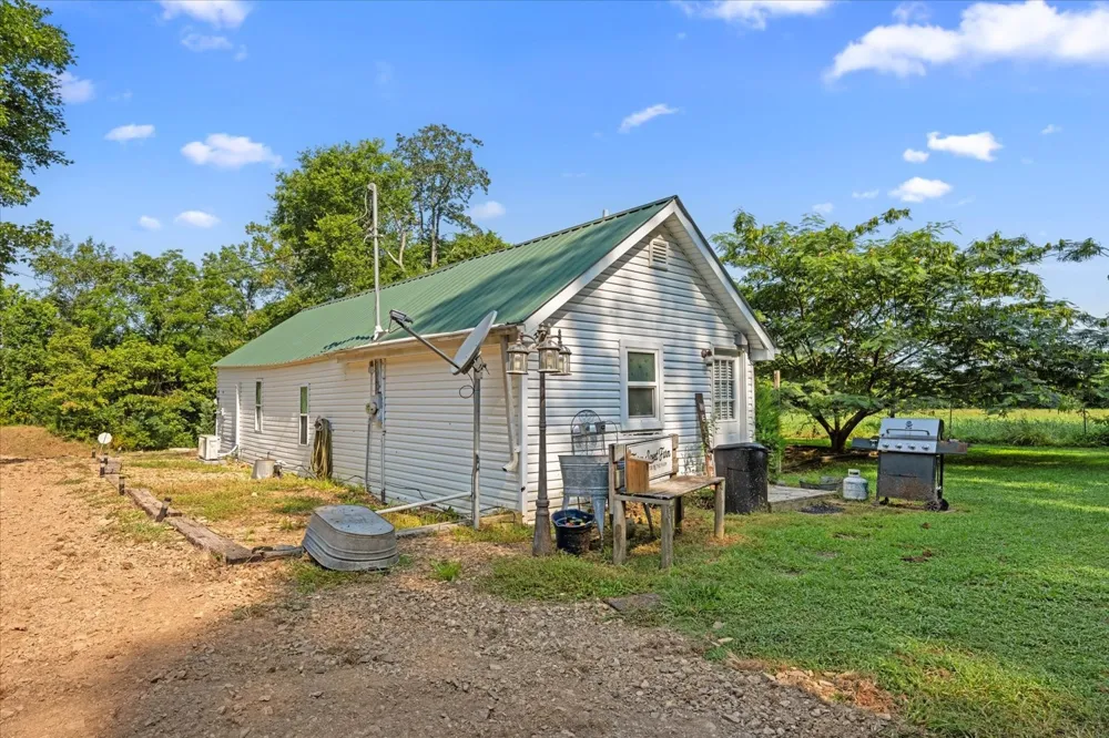 5360 Pond Creek Rd Pegram, TN 37143