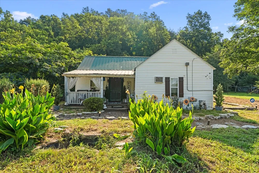 5360 Pond Creek Rd Pegram, TN 37143