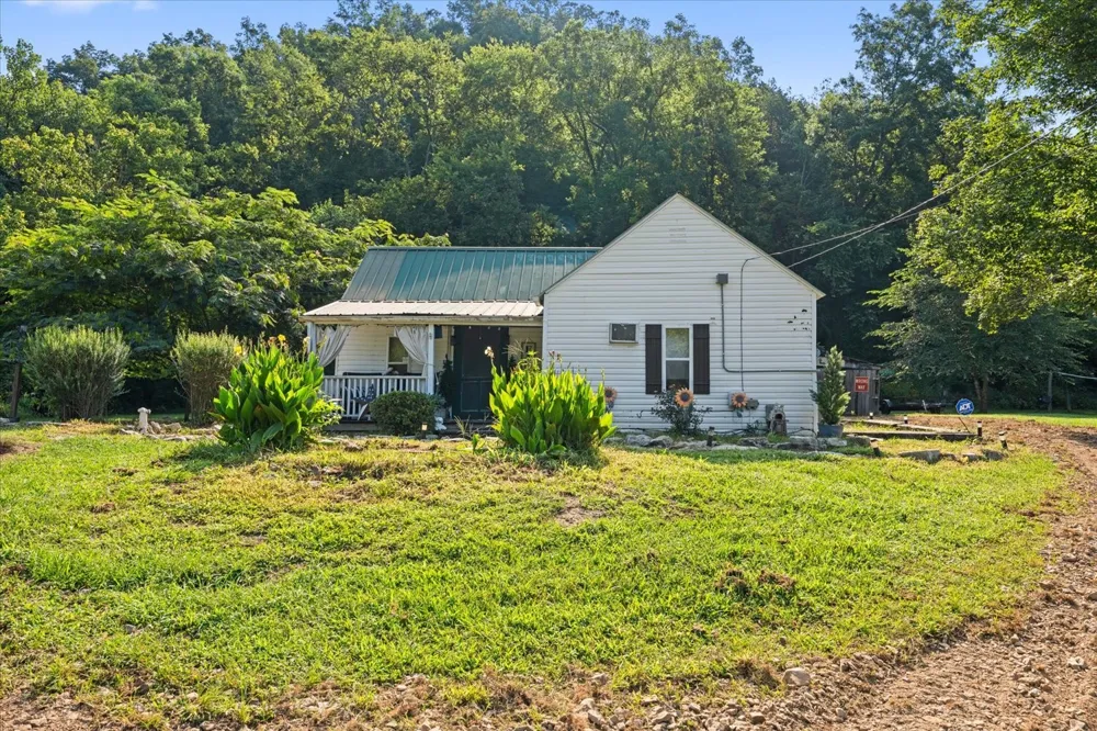 5360 Pond Creek Rd Pegram, TN 37143