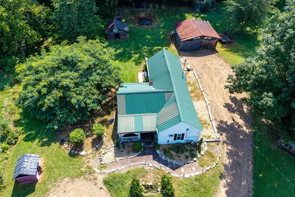5360 Pond Creek Rd Pegram, TN 37143