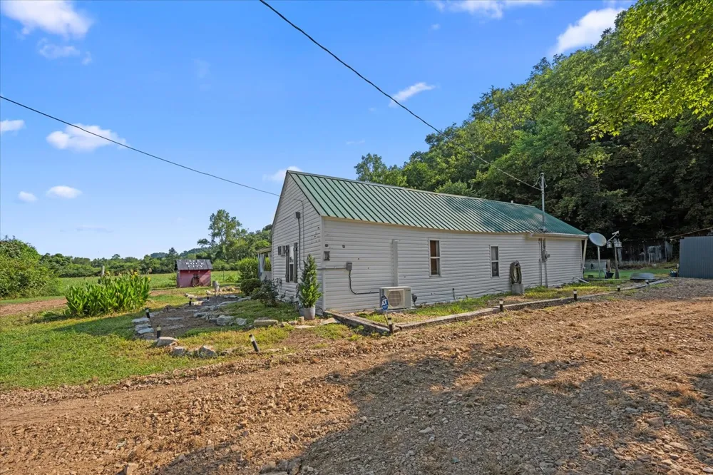 5360 Pond Creek Rd Pegram, TN 37143