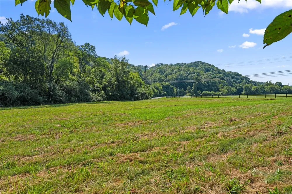 5360 Pond Creek Rd Pegram, TN 37143