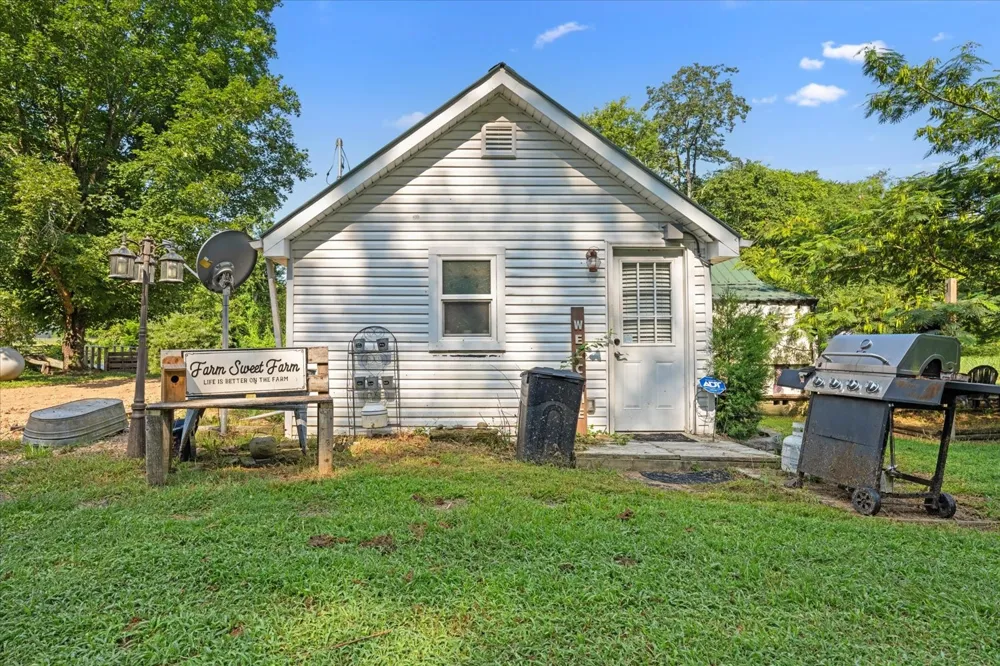 5360 Pond Creek Rd Pegram, TN 37143
