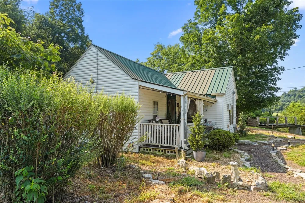 5360 Pond Creek Rd Pegram, TN 37143