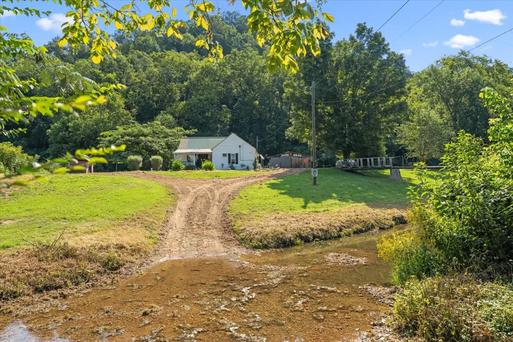 5360 Pond Creek Rd Pegram, TN 37143