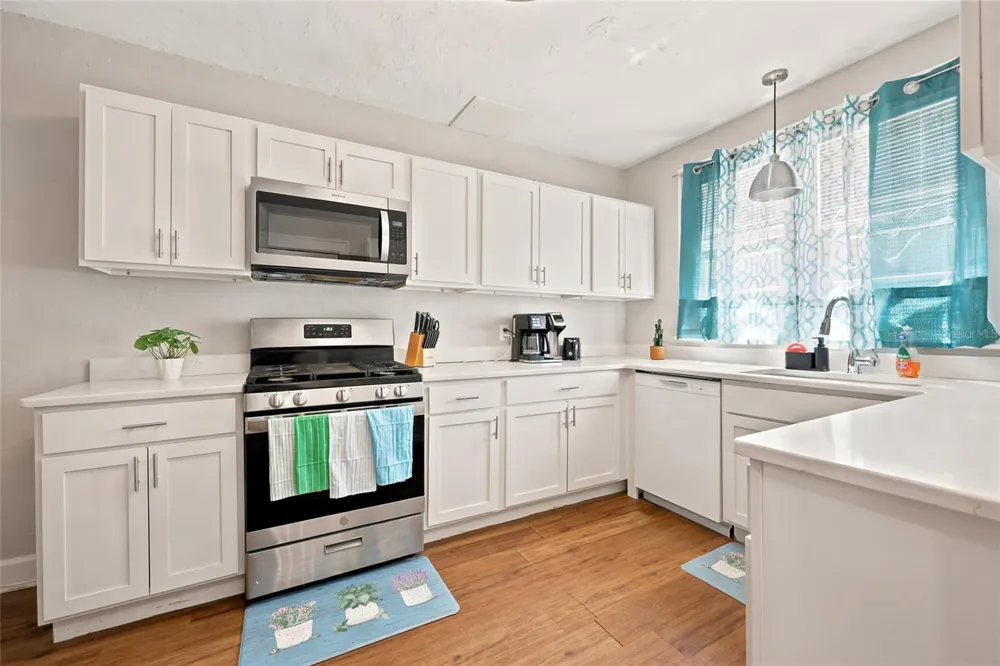 949 SW 13TH STREET Gainesville, FL 32601
