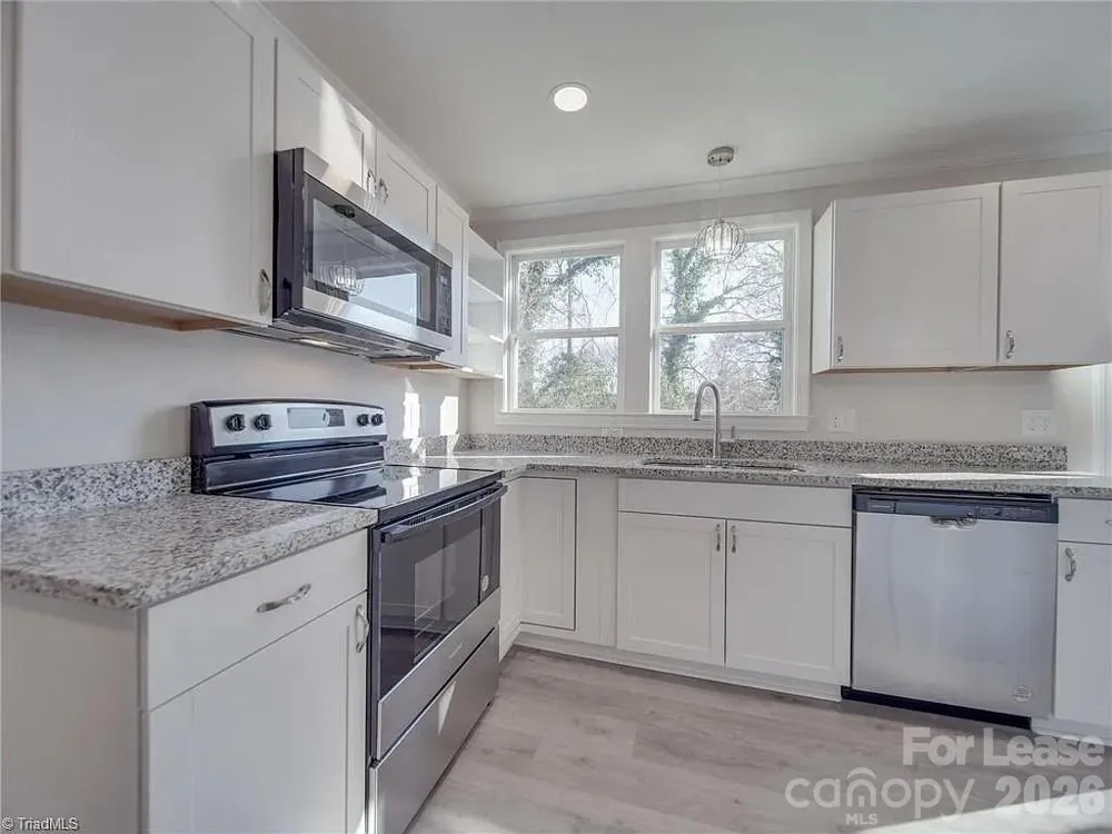 121 BRUMLEY AVENUE Concord, NC 28025
