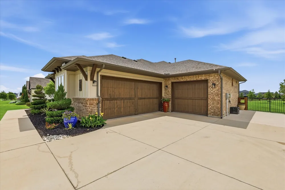 3249 Glenmore Avenue Northlake, TX 76247