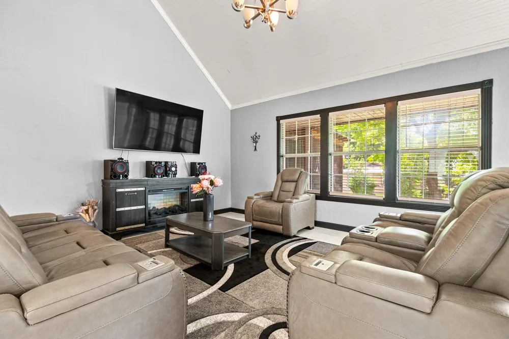 20 Clearview Street Point Blank, TX 77364