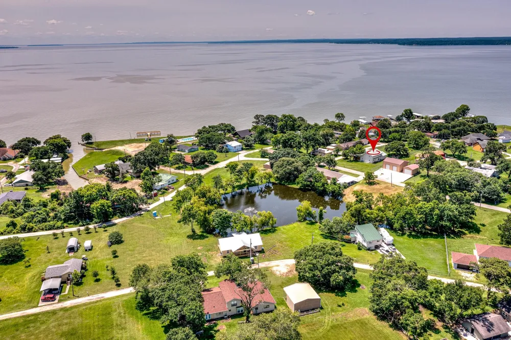 20 Clearview Street Point Blank, TX 77364