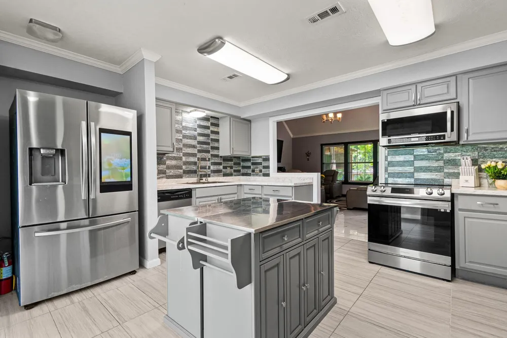 20 Clearview Street Point Blank, TX 77364