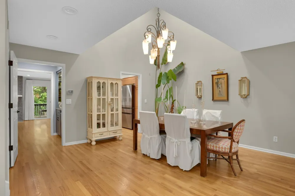 1775 Lexington Avenue S #23 Mendota Heights, MN 55118