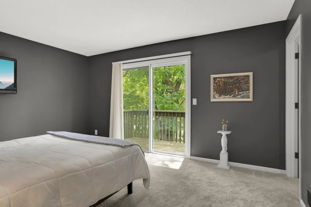 1775 Lexington Avenue S #23 Mendota Heights, MN 55118