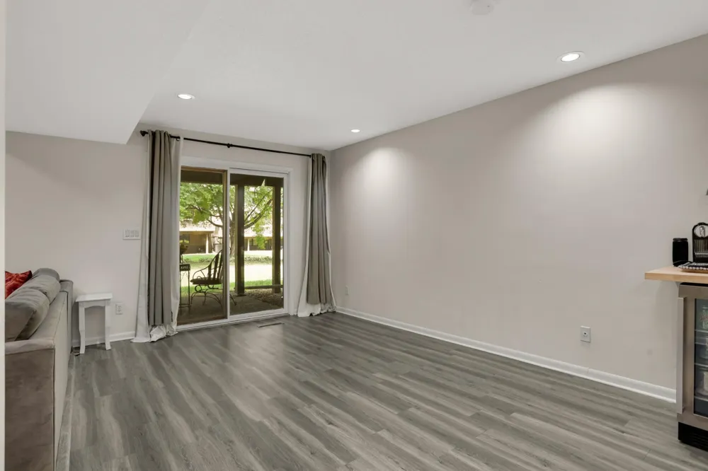 1775 Lexington Avenue S #23 Mendota Heights, MN 55118