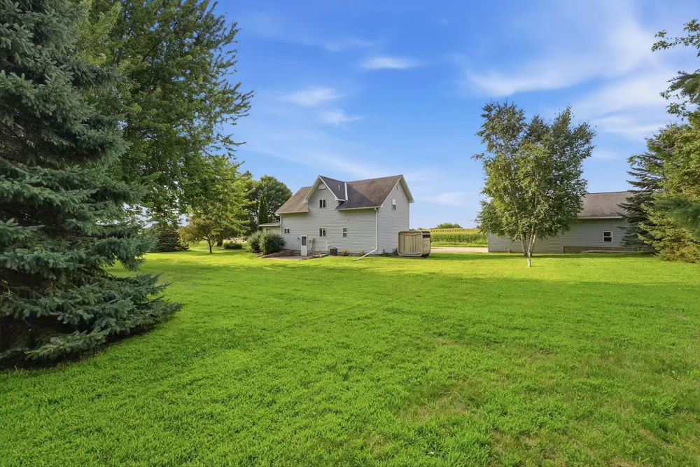 7520 County Road 9 NE Willmar, MN 56201