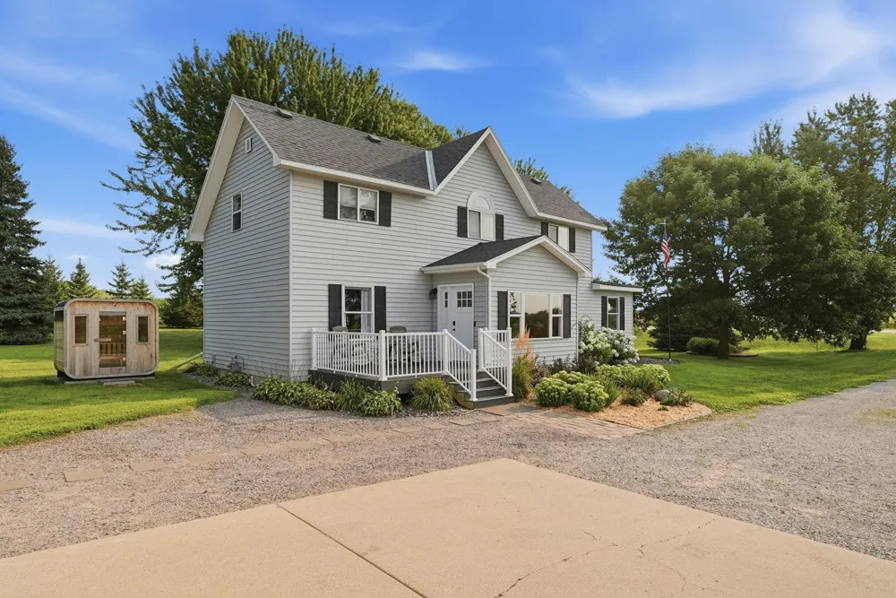 7520 County Road 9 NE Willmar, MN 56201