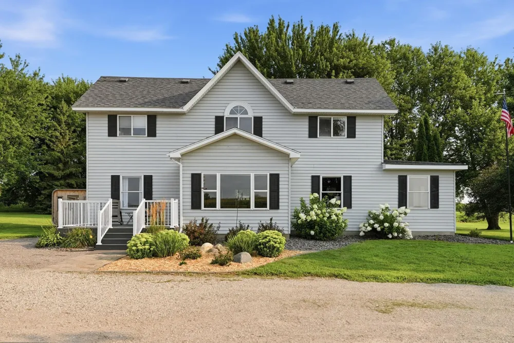 7520 County Road 9 NE Willmar, MN 56201