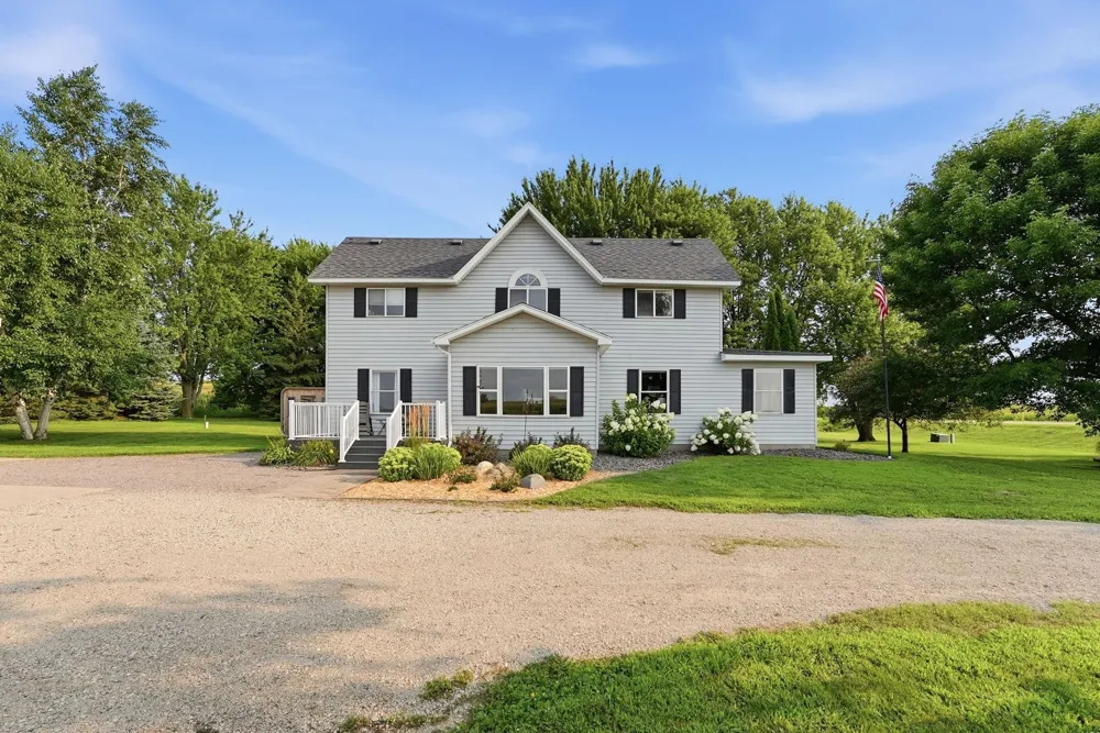 7520 County Road 9 NE Willmar, MN 56201