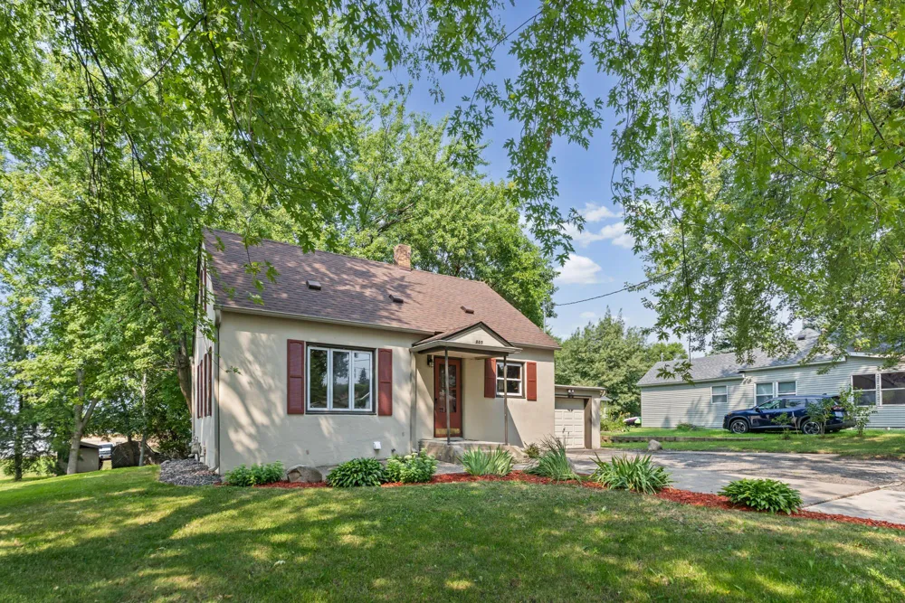207 7th Street Waverly, MN 55390