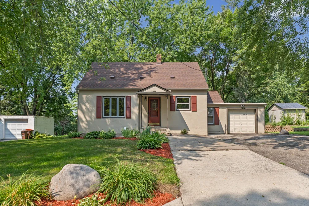207 7th Street Waverly, MN 55390