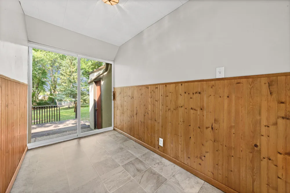 207 7th Street Waverly, MN 55390