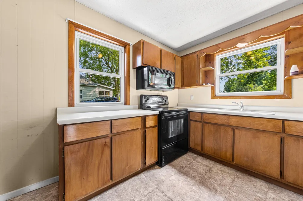 207 7th Street Waverly, MN 55390