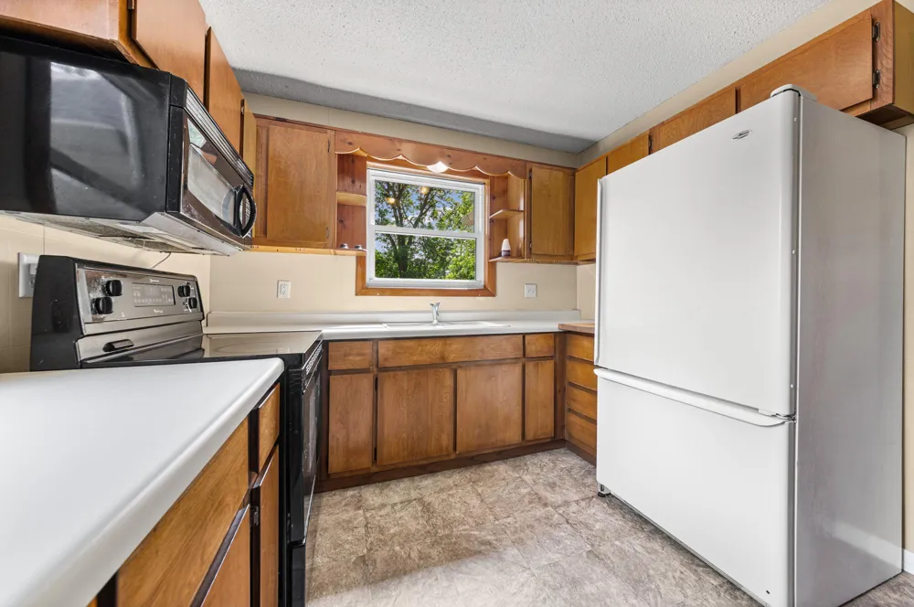 207 7th Street Waverly, MN 55390