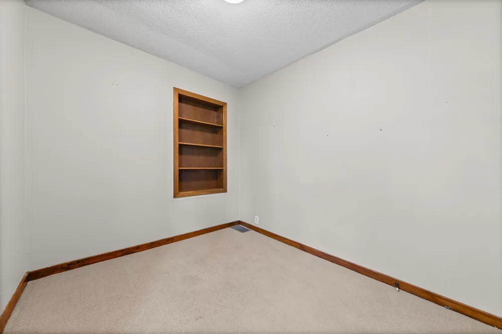 207 7th Street Waverly, MN 55390