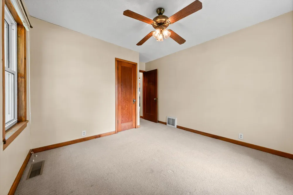 207 7th Street Waverly, MN 55390