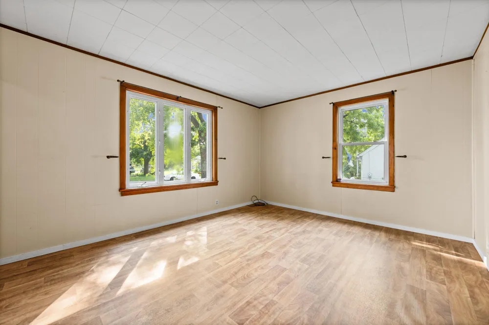 207 7th Street Waverly, MN 55390