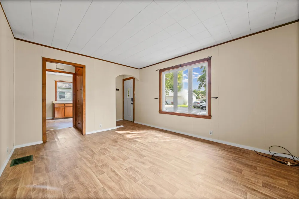 207 7th Street Waverly, MN 55390