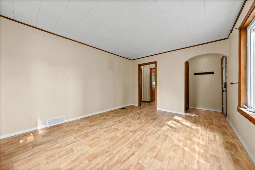 207 7th Street Waverly, MN 55390