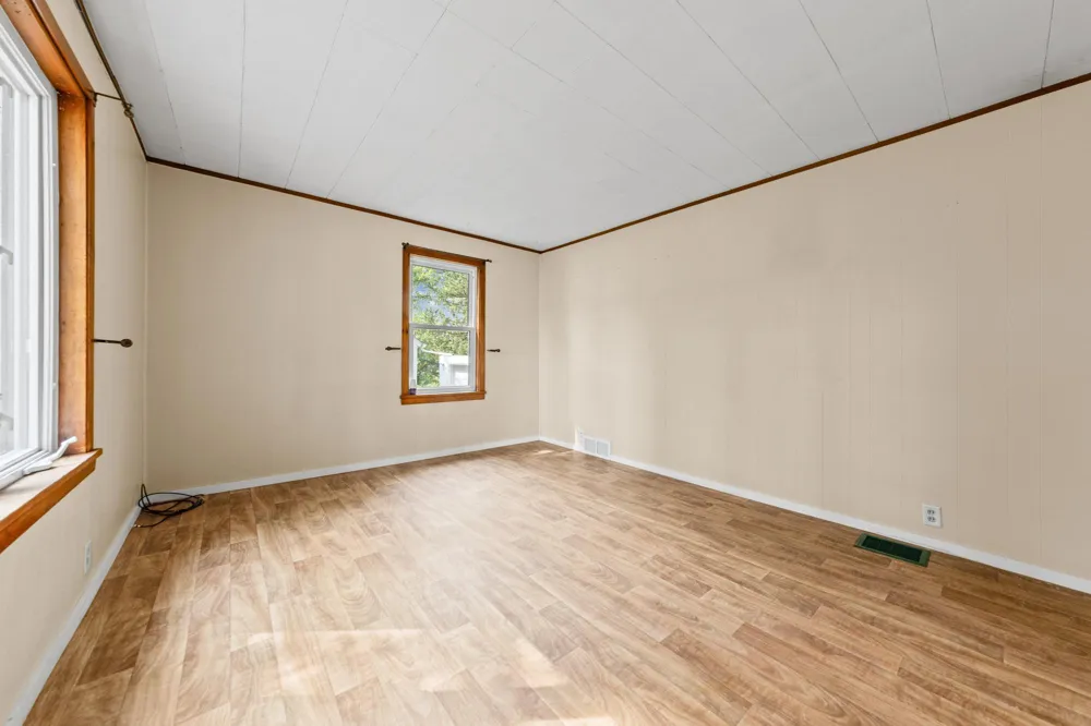 207 7th Street Waverly, MN 55390