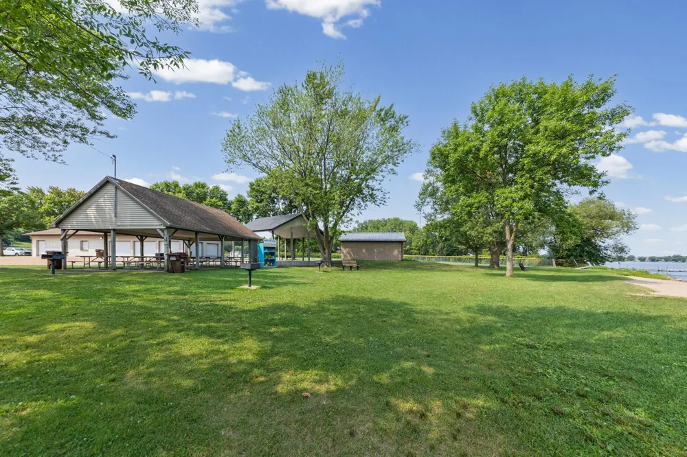 207 7th Street Waverly, MN 55390