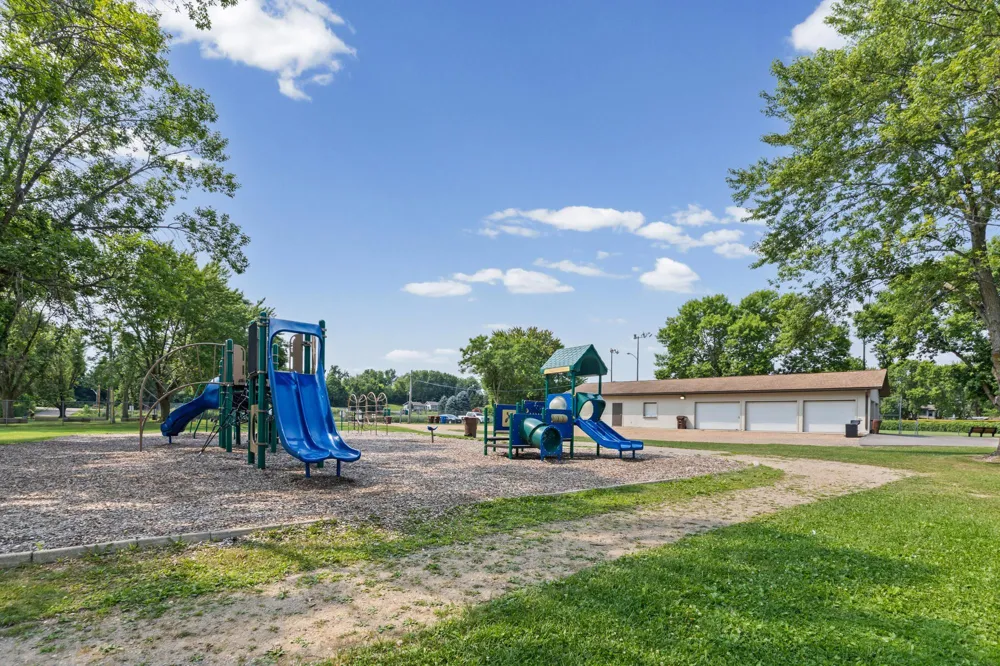 207 7th Street Waverly, MN 55390