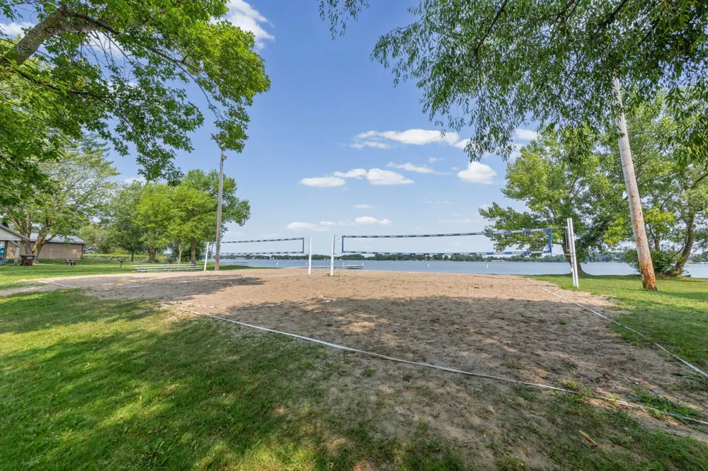 207 7th Street Waverly, MN 55390
