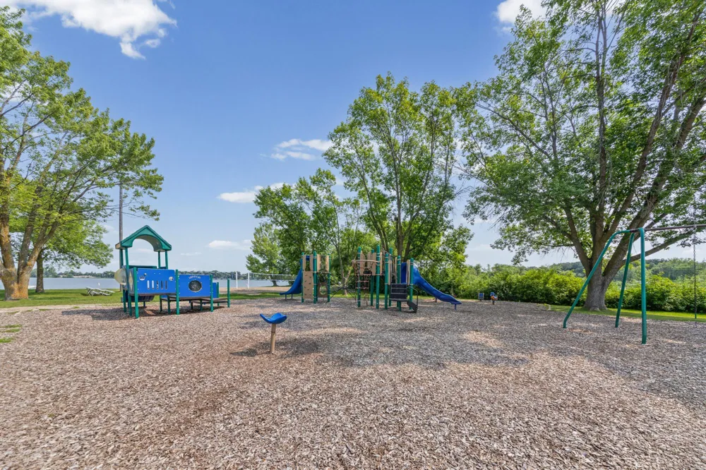 207 7th Street Waverly, MN 55390