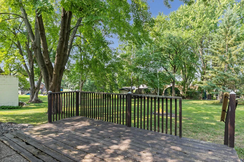 207 7th Street Waverly, MN 55390
