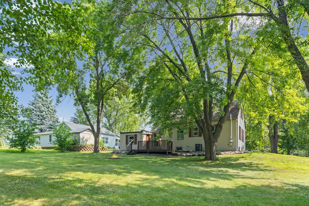 207 7th Street Waverly, MN 55390