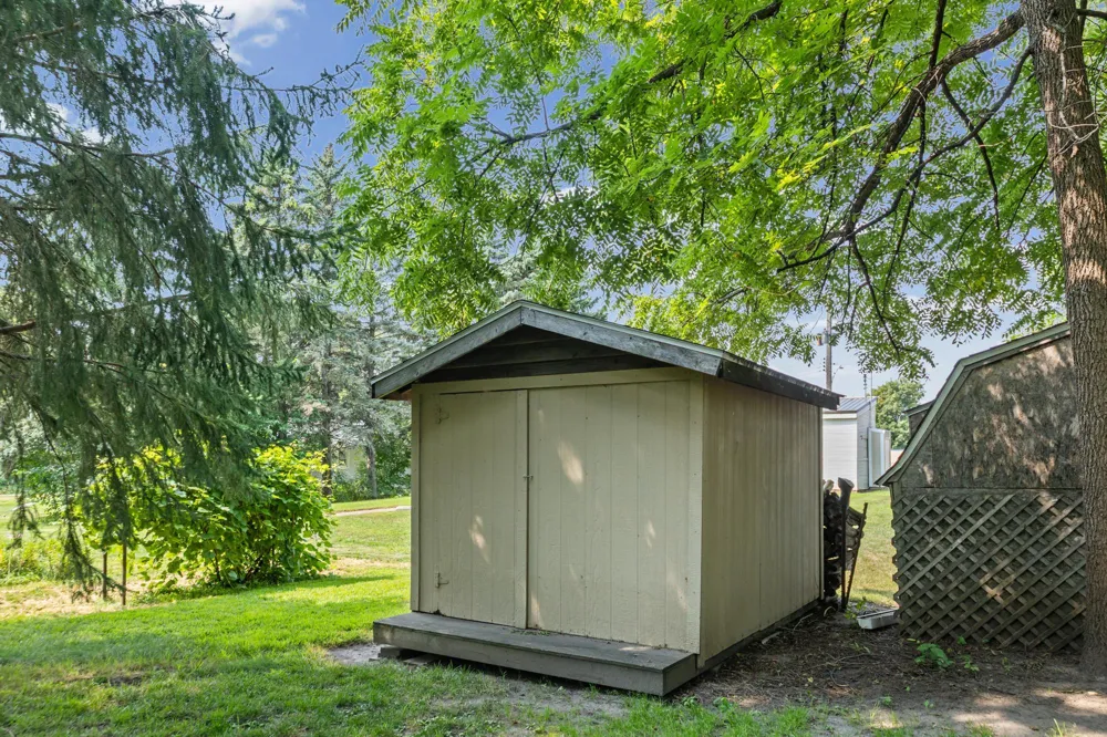 207 7th Street Waverly, MN 55390
