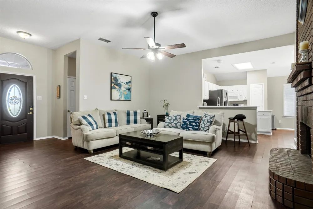 7108 Summerset Drive Benbrook, TX 76126