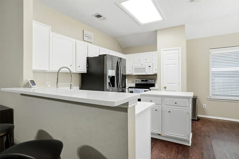 7108 Summerset Drive Benbrook, TX 76126